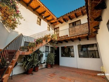 Casa en Venta con Alberca en Zavaleta.