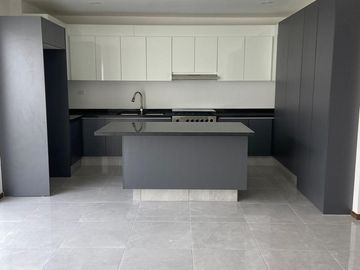 Casa en  venta en Angelopolis Cluster con Alberca