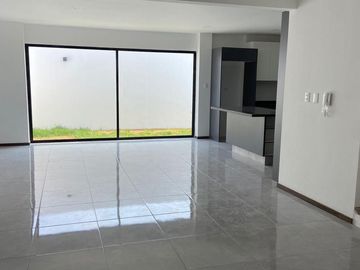 Casa en  venta en Angelopolis Cluster con Alberca
