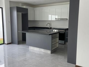 Casa en  venta en Angelopolis Cluster con Alberca