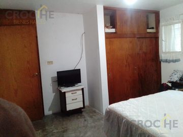 Propiedad en venta en Mártires de Chicago con 2 casas y 1 departamento