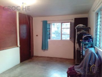 Propiedad en venta en Mártires de Chicago con 2 casas y 1 departamento