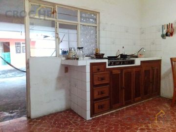 Propiedad en venta en Mártires de Chicago con 2 casas y 1 departamento