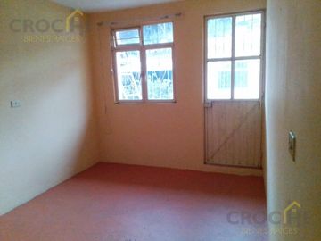 Propiedad en venta en Mártires de Chicago con 2 casas y 1 departamento