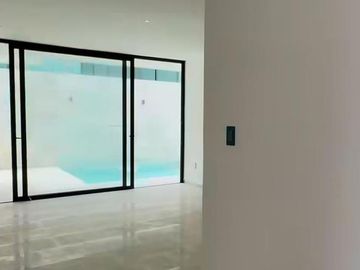 Casa en VENTA con ALBERCA, cuarto de servicio y 3 recamaras con baño, Fracc. El Ancla