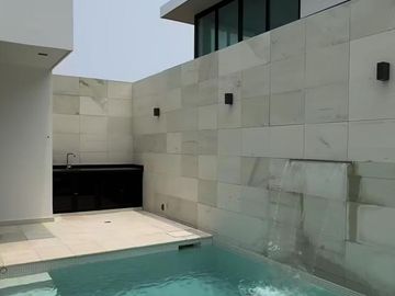 Casa en VENTA con ALBERCA, cuarto de servicio y 3 recamaras con baño, Fracc. El Ancla