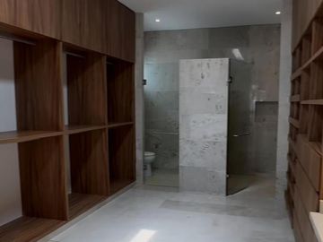 Casa en VENTA con ALBERCA, cuarto de servicio y 3 recamaras con baño, Fracc. El Ancla