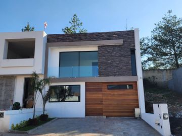 Casa en Venta en Altozano Fraccionamiento Privado