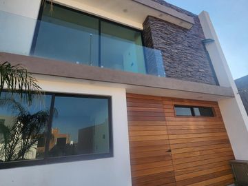 Casa en Venta en Altozano Fraccionamiento Privado
