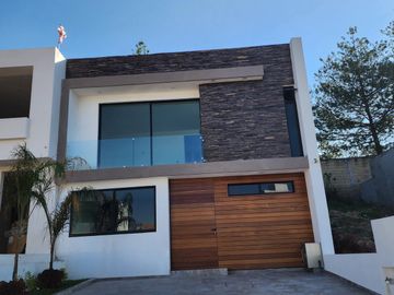 Casa en Venta en Altozano Fraccionamiento Privado