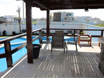 TORRE ALTARA, Departamento en RENTA o VENTA con vista al mar, alberca, elevador y vigilancia