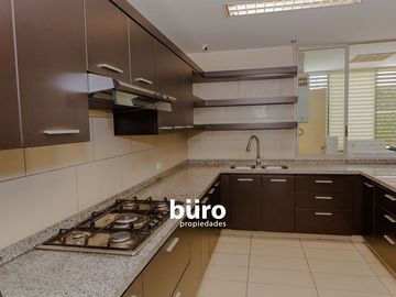 BELLO DEPARTAMENTO EN VENTA EN SAN ISIDRO FLAT CON GRAN JARDÍN