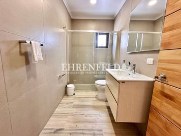Las Añañucas, Limache. Moderna y amplia casa en condominio.