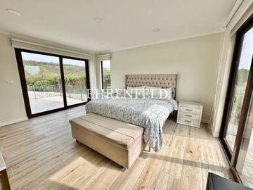 Las Añañucas, Limache. Moderna y amplia casa en condominio.