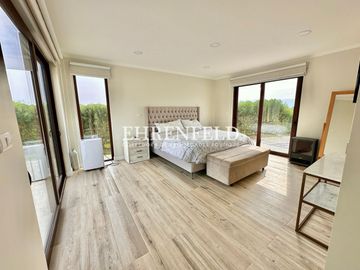 Las Añañucas, Limache. Moderna y amplia casa en condominio.