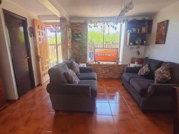 Vende Casa en Pasaje Cerrado 3D 2B Fernandez Albano, La Cisterna