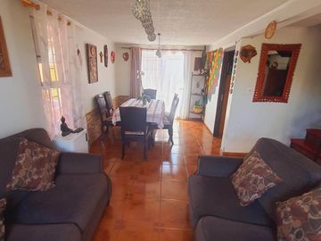 Vende Casa en Pasaje Cerrado 3D 2B Fernandez Albano, La Cisterna