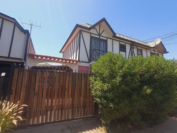 Vende Casa en Pasaje Cerrado 3D 2B Fernandez Albano, La Cisterna