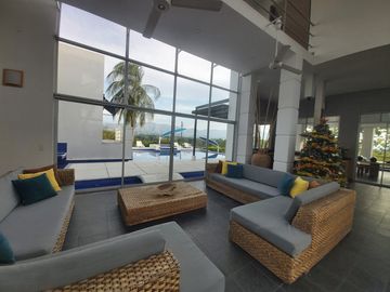 Venta de Espectacular Casa Quinta en El Imperio, Carmen de Apicalá