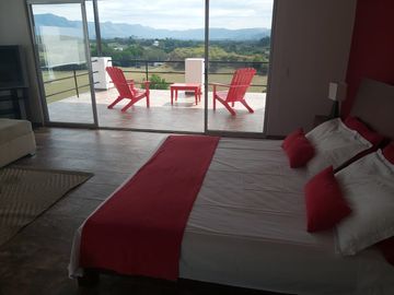 Venta de Espectacular Casa Quinta en El Imperio, Carmen de Apicalá