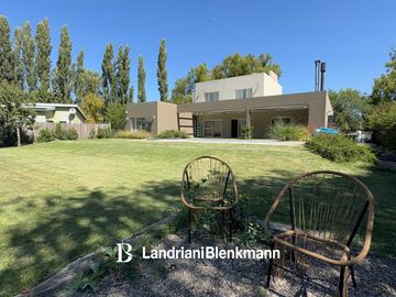 Casa en  Laguna Blanca Plottier