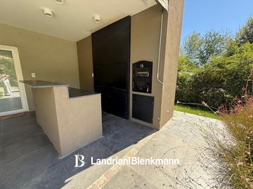 Casa en  Laguna Blanca Plottier