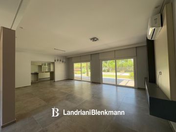 Casa en  Laguna Blanca Plottier