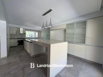 Casa en  Laguna Blanca Plottier