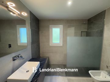 Casa en  Laguna Blanca Plottier