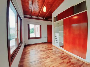 VENTA CASA 3 DORM PARQUE Y PILETA EN 446 y 21D - CITY BELL