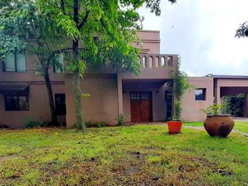 VENTA CASA 3 DORM PARQUE Y PILETA EN 446 y 21D - CITY BELL