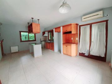 VENTA CASA 3 DORM PARQUE Y PILETA EN 446 y 21D - CITY BELL
