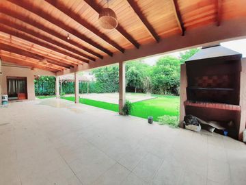 VENTA CASA 3 DORM PARQUE Y PILETA EN 446 y 21D - CITY BELL