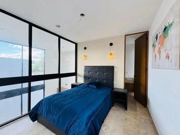 EN VENTA CASA TIPO TOWNHOUSE EN ZONA NORTE MÉRIDA I PRIVADA CELESTA CHOLUL