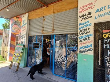 Galpón y 3 locales en  venta en Gonzalez Catan