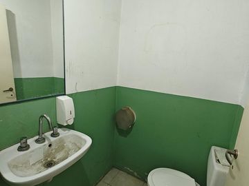 Galpón y 3 locales en  venta en Gonzalez Catan