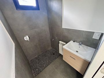 VENTA CASA SAN SEBASTIAN AREA 2 - 5 AMBIENTES