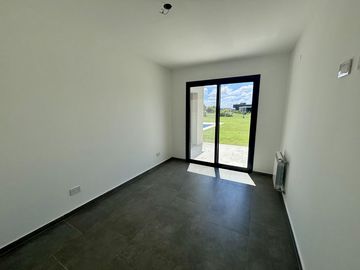 VENTA CASA SAN SEBASTIAN AREA 2 - 5 AMBIENTES