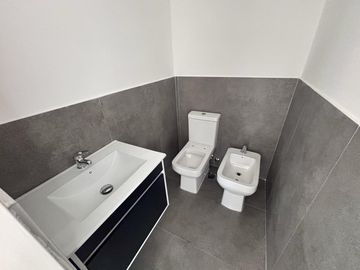 VENTA CASA SAN SEBASTIAN AREA 2 - 5 AMBIENTES