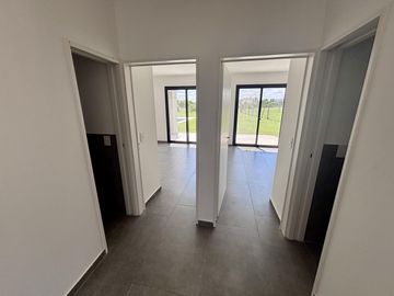 VENTA CASA SAN SEBASTIAN AREA 2 - 5 AMBIENTES
