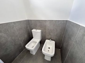 VENTA CASA SAN SEBASTIAN AREA 2 - 5 AMBIENTES