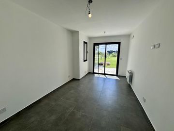 VENTA CASA SAN SEBASTIAN AREA 2 - 5 AMBIENTES