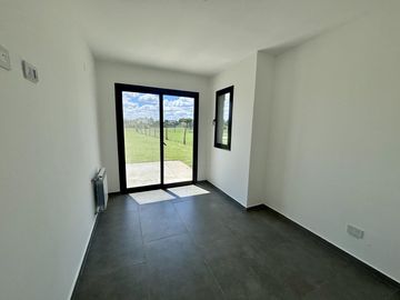 VENTA CASA SAN SEBASTIAN AREA 2 - 5 AMBIENTES