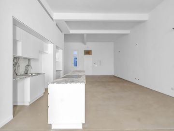 Impresionante piso a estrenar frente a plaza Vicente López. Financiación directa