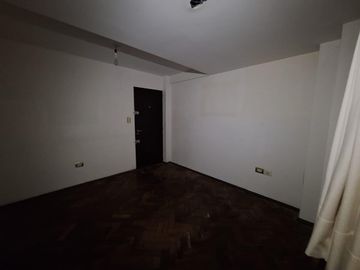 Departamento de 2 Dorm - Patio - 9 de Julio al 600 - Centro