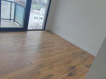 ALQUILER 24 MESES DEPARTAMENTO 2 AMBIENTES CON BALCON - COCHERA - TERRAZA PROPIA