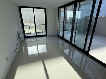 ALQUILER 24 MESES DEPARTAMENTO 2 AMBIENTES CON BALCON - COCHERA - TERRAZA PROPIA