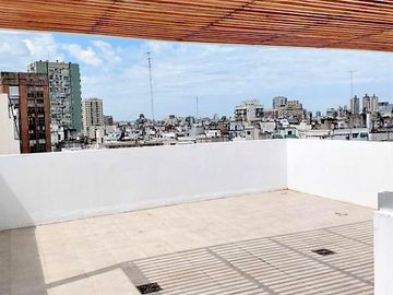 Loft con terraza propia. Todo luz y sol. Apto profesional.