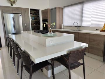 Casa en VENTA con espectacular vista al campo de golf, en fracc. Club de Golf Villa Rica