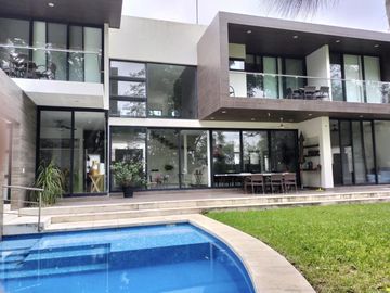 Casa en VENTA con espectacular vista al campo de golf, en fracc. Club de Golf Villa Rica